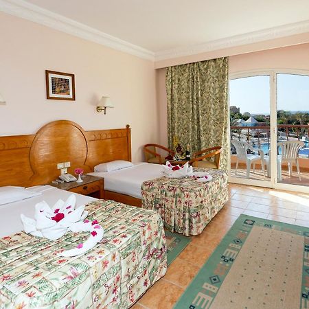 Pensee Royal Garden Beach Resort El Qoseir Esterno foto