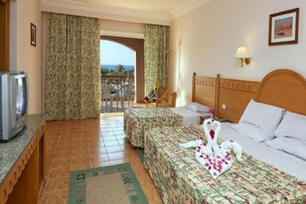 Pensee Royal Garden Beach Resort El Qoseir Esterno foto
