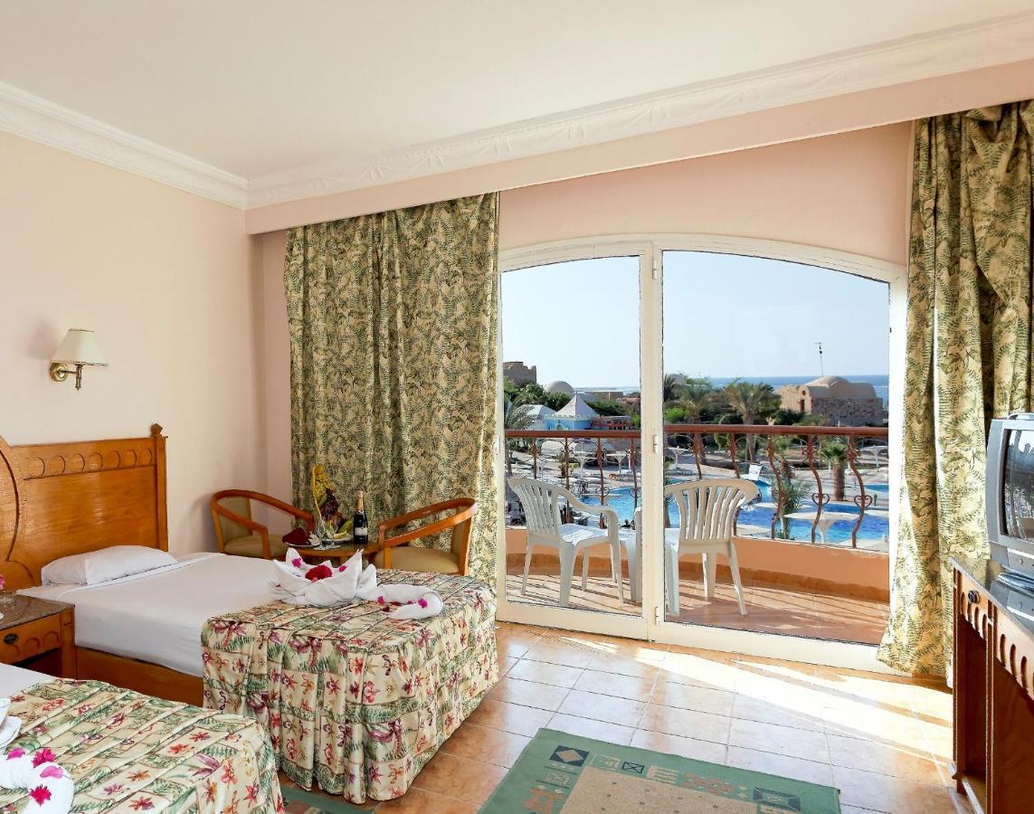 Pensee Royal Garden Beach Resort El Qoseir Esterno foto