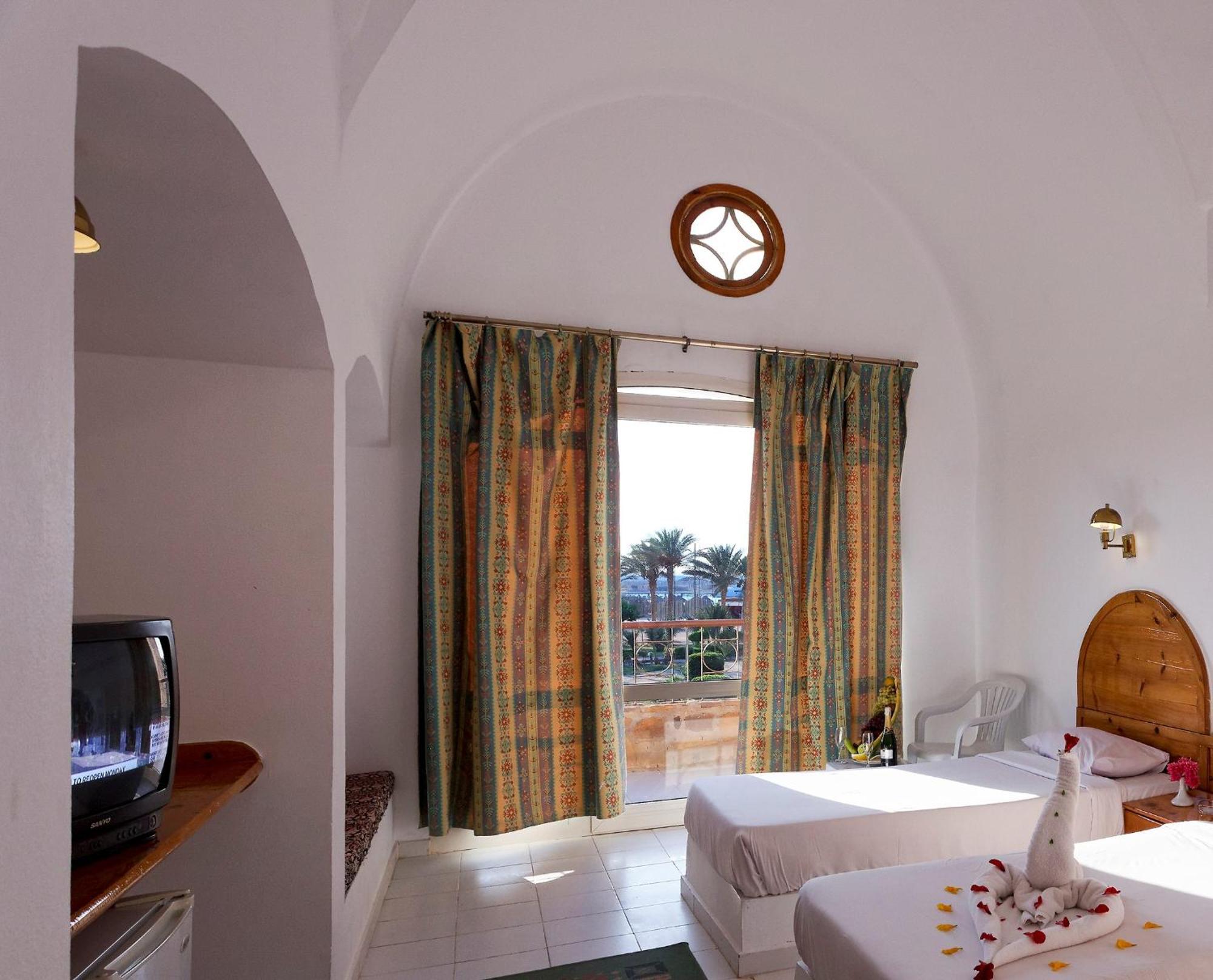 Pensee Royal Garden Beach Resort El Qoseir Esterno foto