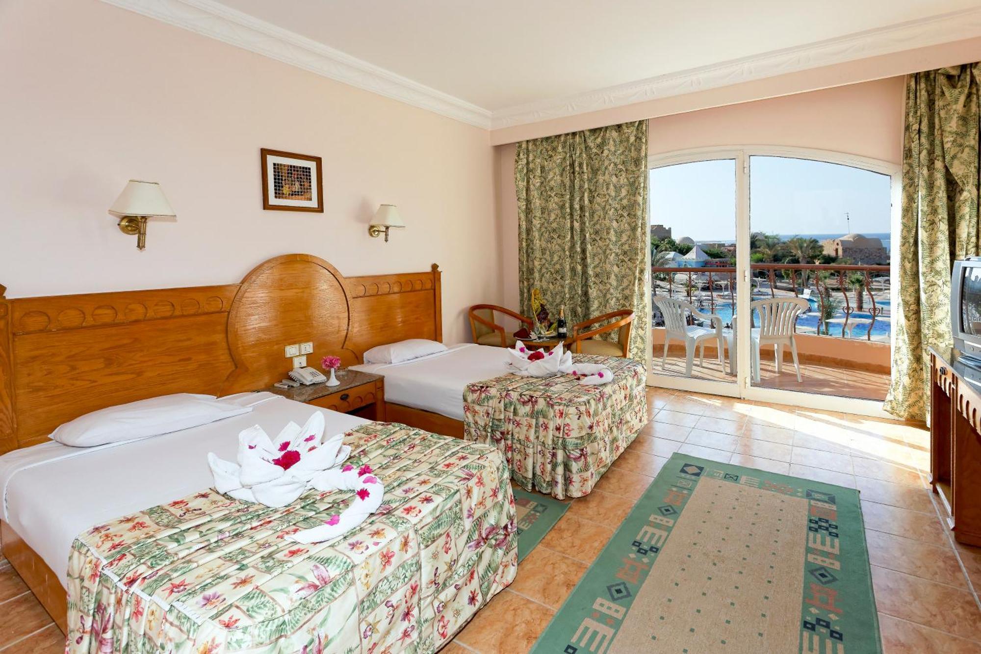 Pensee Royal Garden Beach Resort El Qoseir Esterno foto