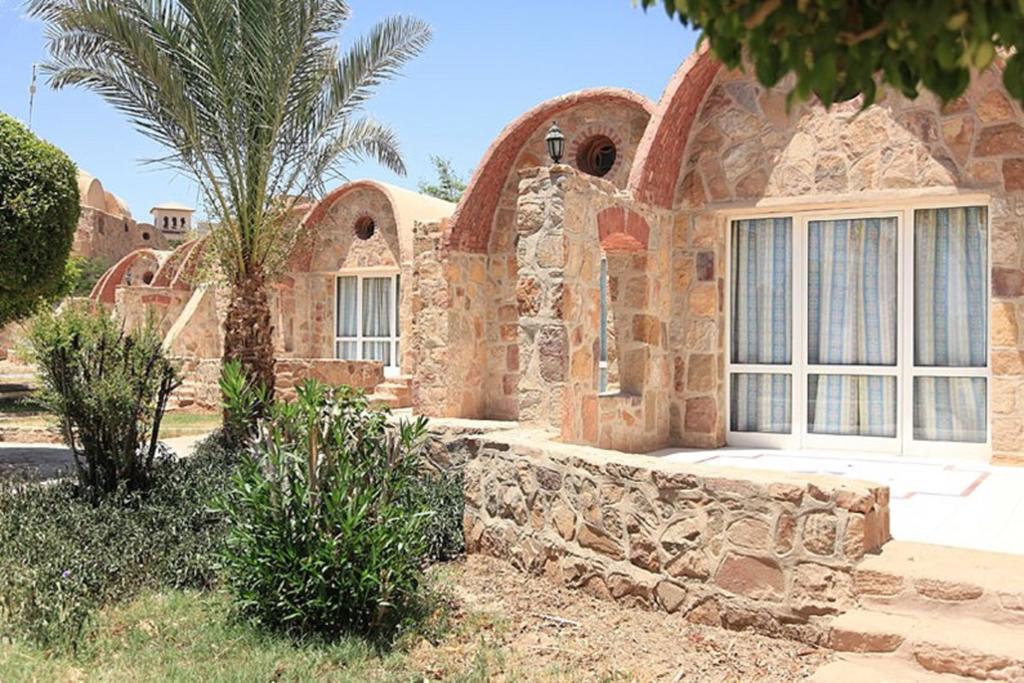 Pensee Royal Garden Beach Resort El Qoseir Esterno foto