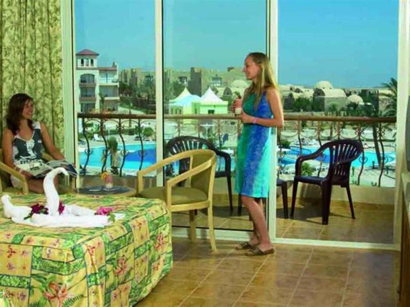 Pensee Royal Garden Beach Resort El Qoseir Esterno foto